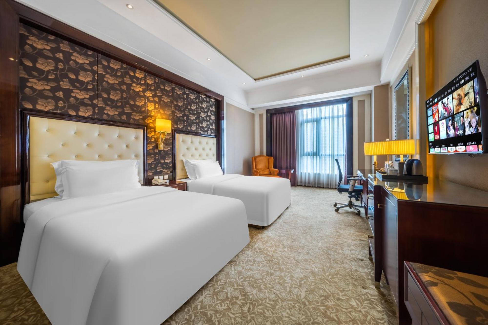 Wyndham Grand Plaza Royale Palace Chengdu Exterior photo